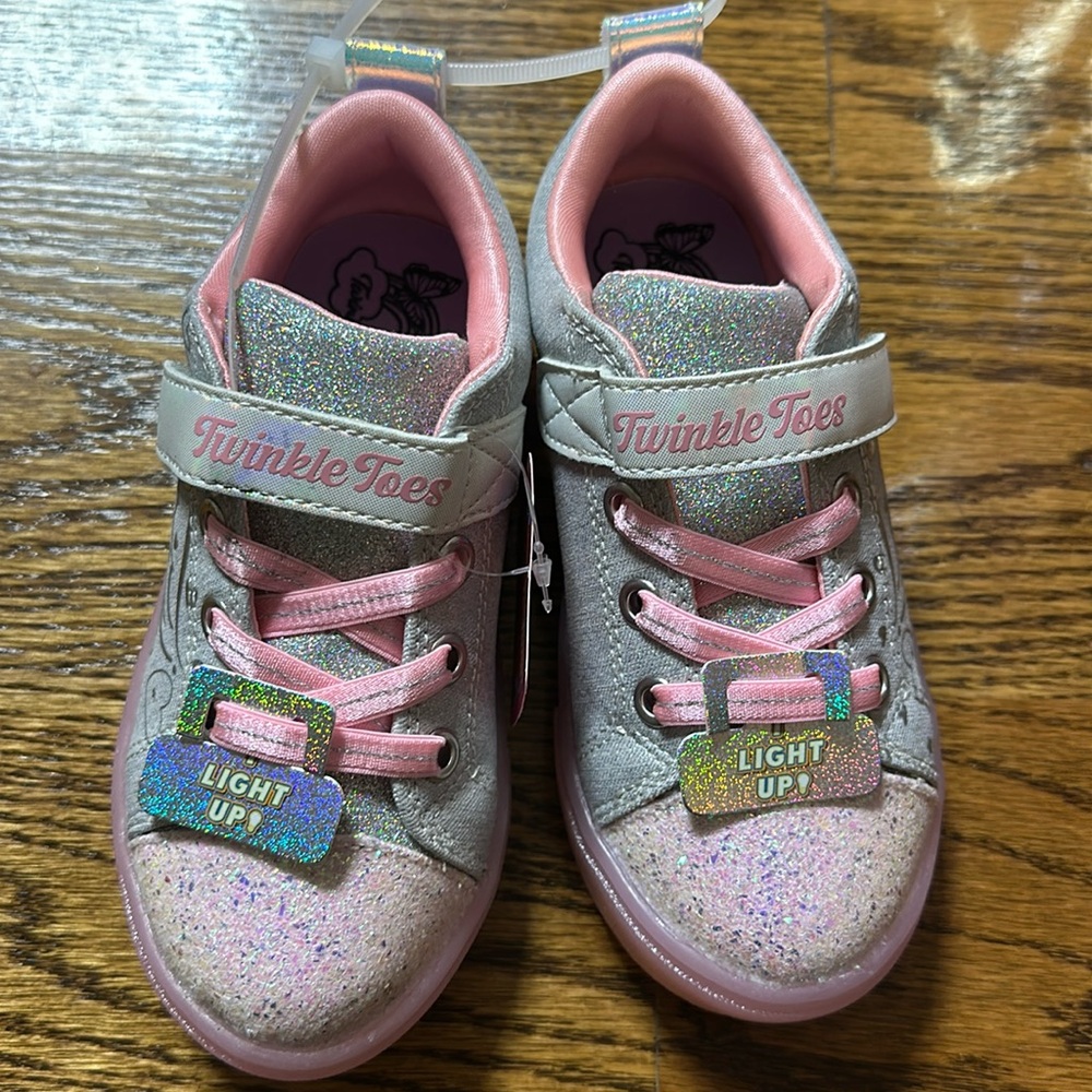 Twinkle toes girl shoe
